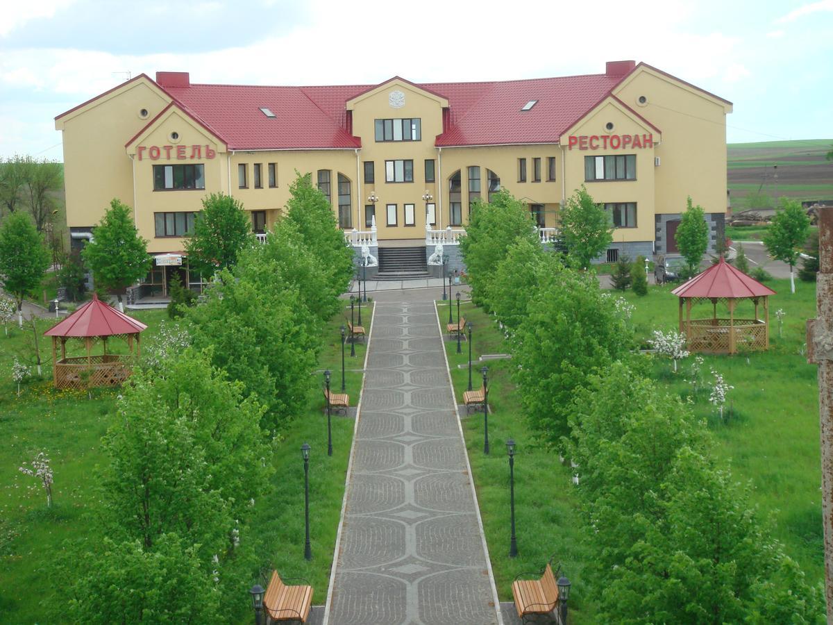 Velyka Omelyana Hotel - Restaurant "Lion'S Heart" מראה חיצוני תמונה
