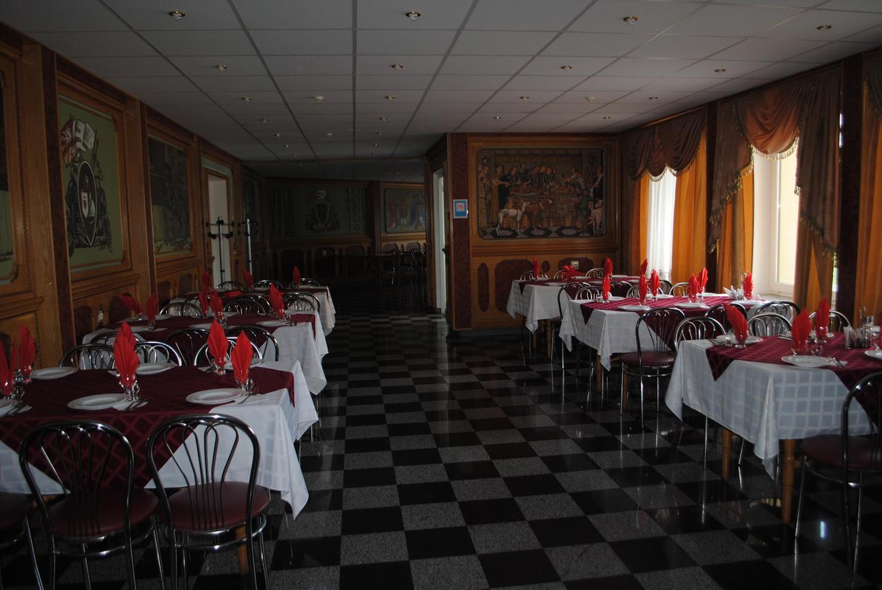 Velyka Omelyana Hotel - Restaurant "Lion'S Heart" מראה חיצוני תמונה