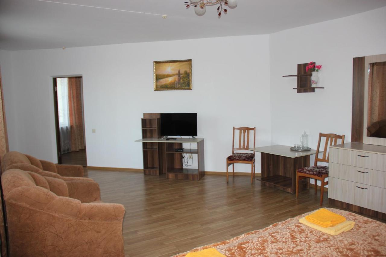 Velyka Omelyana Hotel - Restaurant "Lion'S Heart" מראה חיצוני תמונה